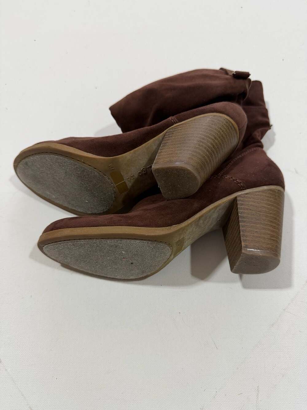 Indigo Rd Slouchy Heeled Boots Size 7M Brown Suede